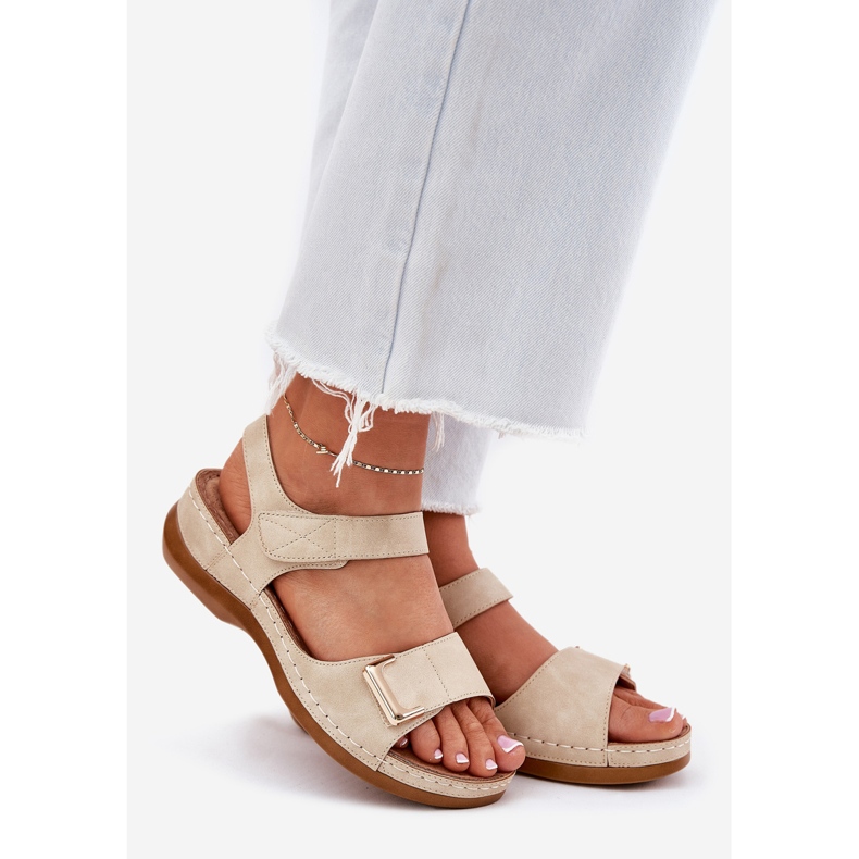 EVento Komfortable kvinders sandaler til beige kiler 1