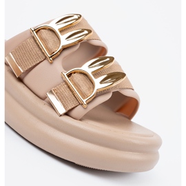 Seastar Tøfler med gyldne spænder på den beige platform 2