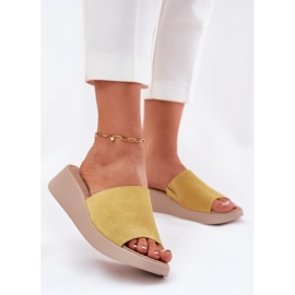 Kvinders ruskind flip -flops på Panto Fino RR267038 kile gul 2