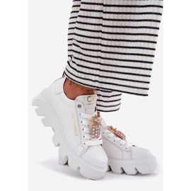 CheBello Læder sneakers med en dekorativ broche porabello 4651 hvid 1