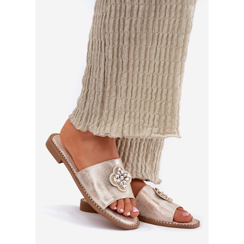 S.Barski Flathælede kvinder flip flops med en dekorativ detalje S. BARSKI KV51-087 PLN gylden 1