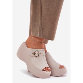 Kvinders læder flip flops på platformen og kiler med Buckle S.Barski LR51-542 Beige 1