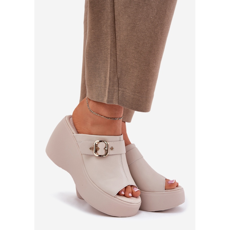Kvinders læder flip flops på platformen og kiler med Buckle S.Barski LR51-542 Beige 1