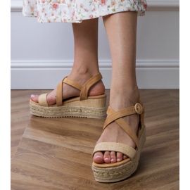 Beige sandaler espadriller på kile 2