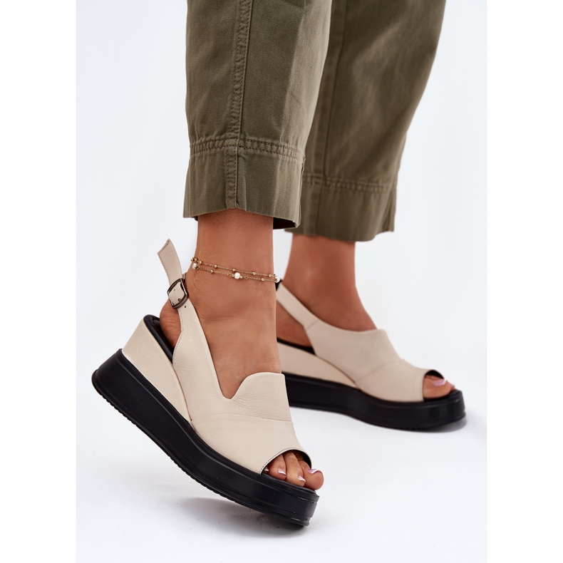 Kvinders lædersandaler til gammel Artiker 54C0401 Beige 2