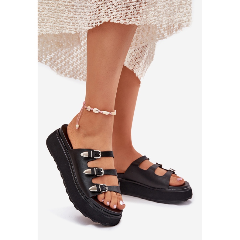 Kvinders flip flops på platformen med sorte striber 1