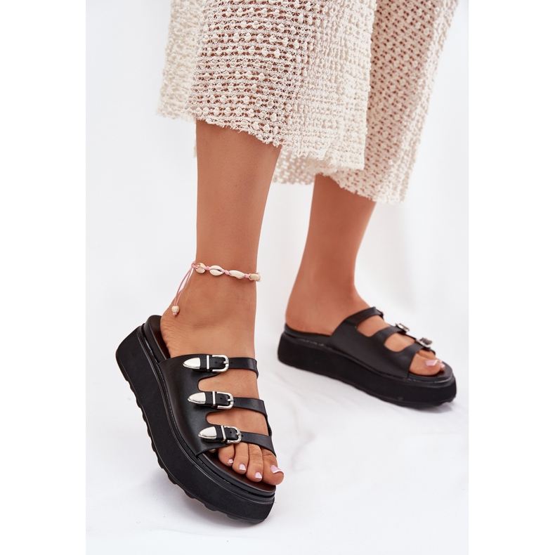 Kvinders flip flops på platformen med sorte striber 2