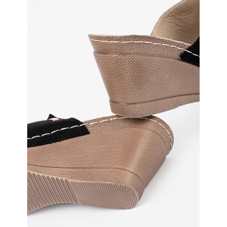 Goodin Kvinders sorte flip -flops på platformen 2