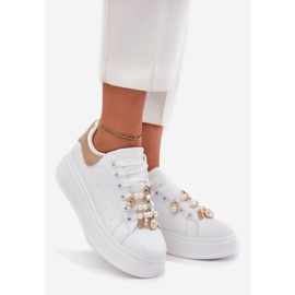 Kvinders sneakers på platformen med stifter, hvidt og guld 1