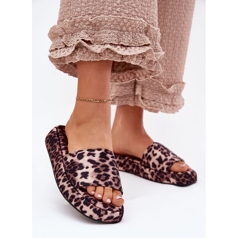 Kvinders flip flops på platformen leopard brun 2