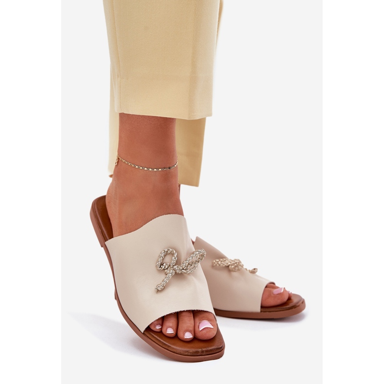 EVento Flat -Hælet kvinders flip flops med dekorativ beige binding 1