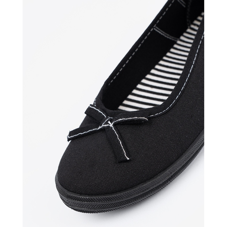 Sort materiale ballerinas med en bue 1