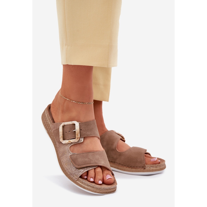 Kvinders flip flops med en spænde og velcro inblu MK000013 Brown brun 1