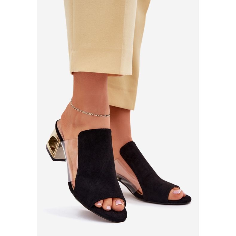 Kvinders flip flops på den gyldne post sort 1