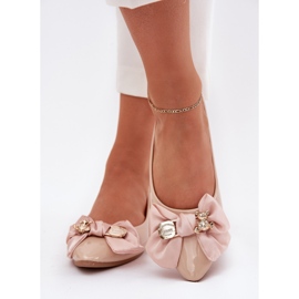 Malede ballerinas med en bue og en gylden broske beige 2