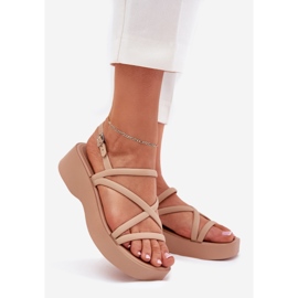 Kvinders sandaler på platformen med beige striber 1