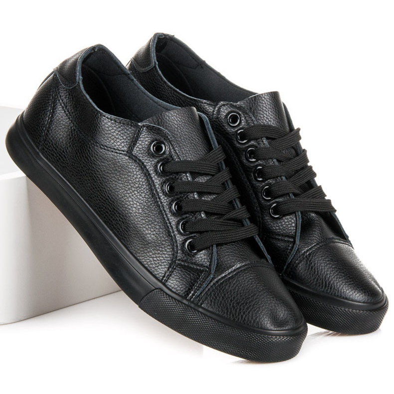 Sorte sneakers 1
