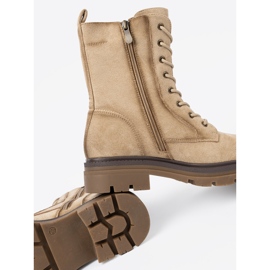 Shelvt Ruskind beige arbejdere med en solid slidbane 1