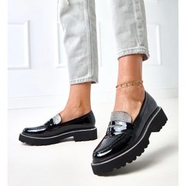 Sorte lakerede loafers dekoreret med laures zirkoner 2