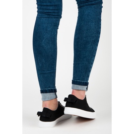 Sorte sneakers med sløjfe 2