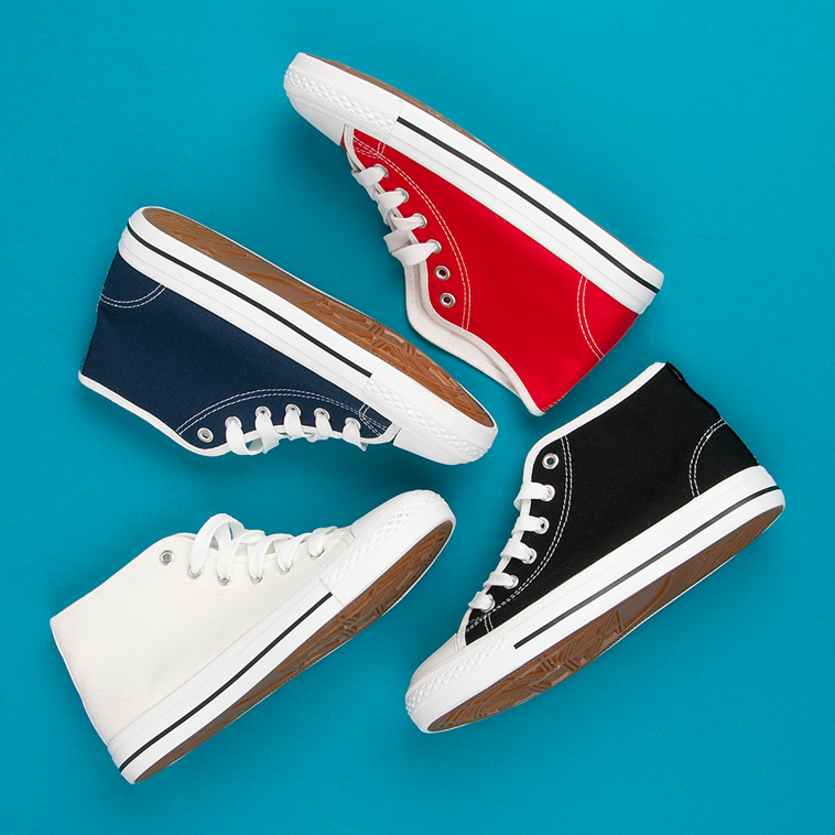 Sorte sneakers over anklen 1