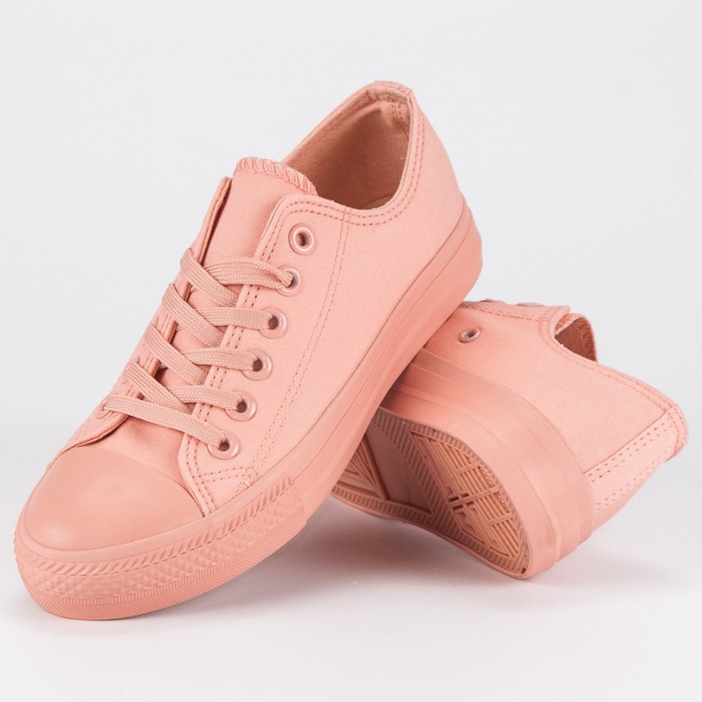 Lyserøde sneakers på bindingen 2