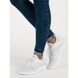 Hvide slip-on sko 1