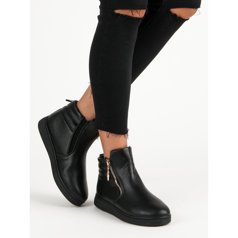 Sorte sneakers over anklen 1