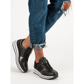 Sorte sneakers 1