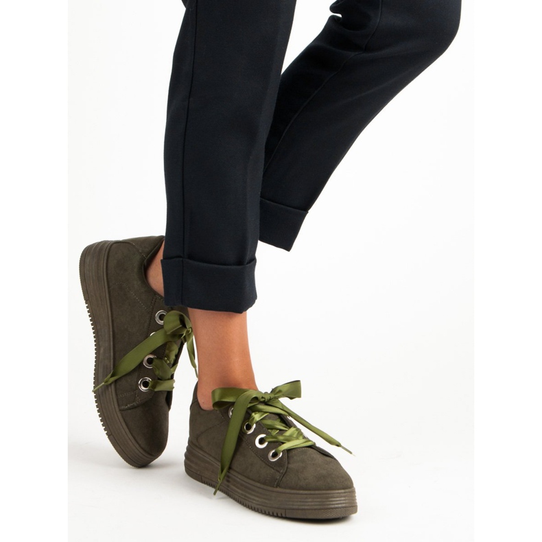 Mørkegrønne ruskindsneakers 2