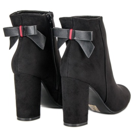 Ideal Shoes Stilfulde sorte støvler 1