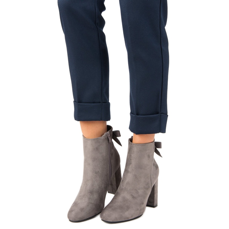 Ideal Shoes Stilfulde grå støvler 2