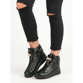 Sorte sneakers 1
