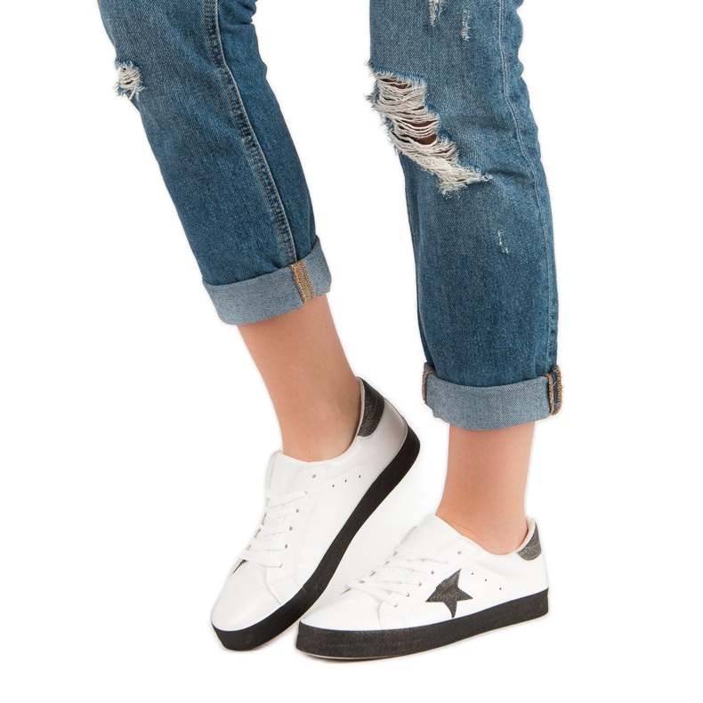 Moderigtige lave sneakers hvid sort 1