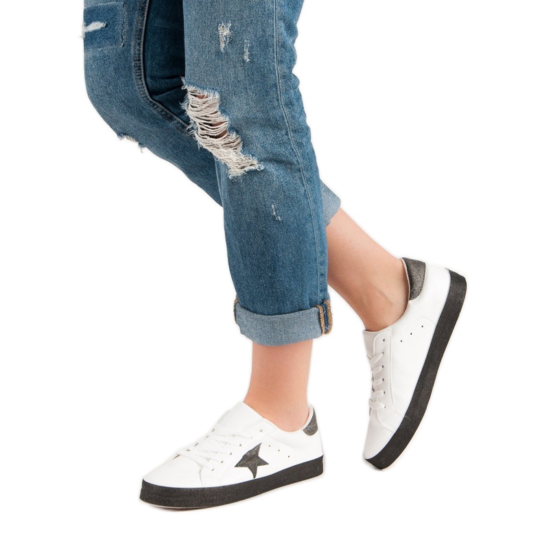 Moderigtige lave sneakers hvid sort 2