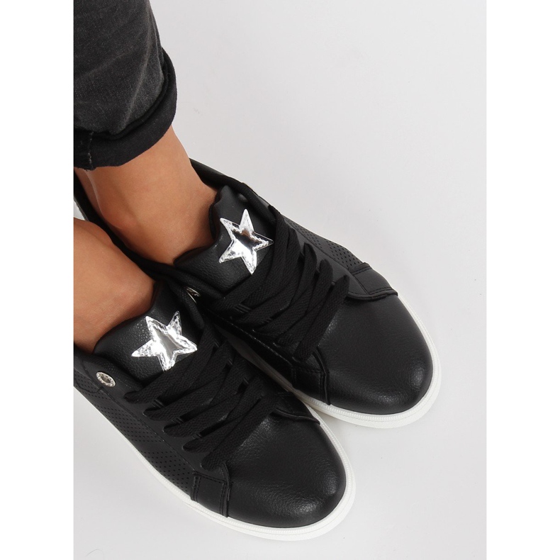 Sorte sneakers med en stjerne A6213 Sort 1
