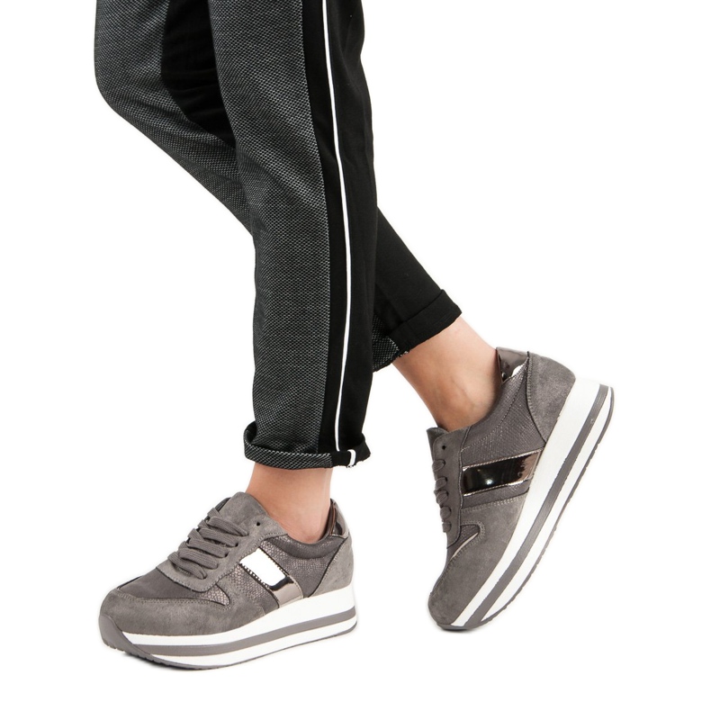 Bestelle Moderigtige grå sneakers 2