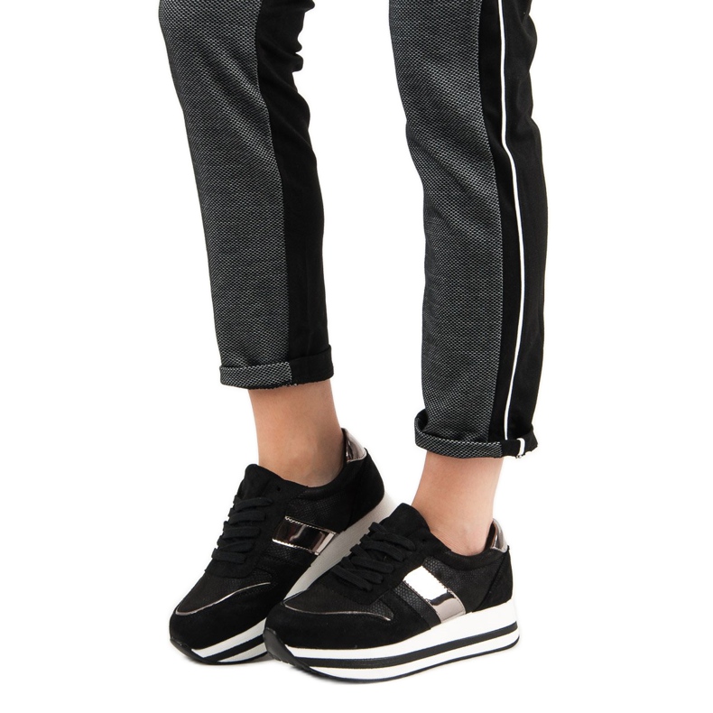 Bestelle Moderigtige sorte sneakers 2