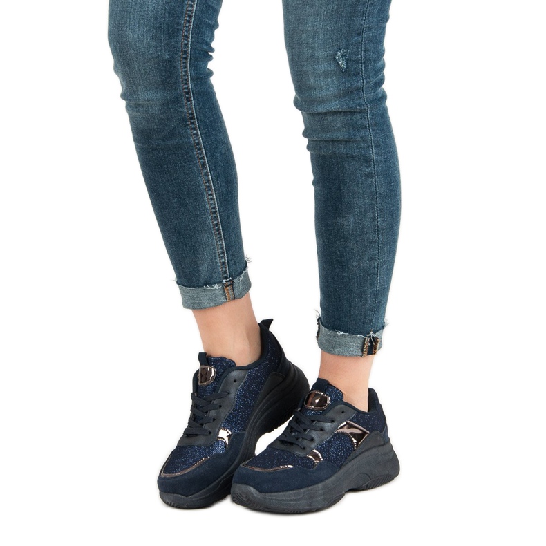 Marineblå sneakers på platformen 1