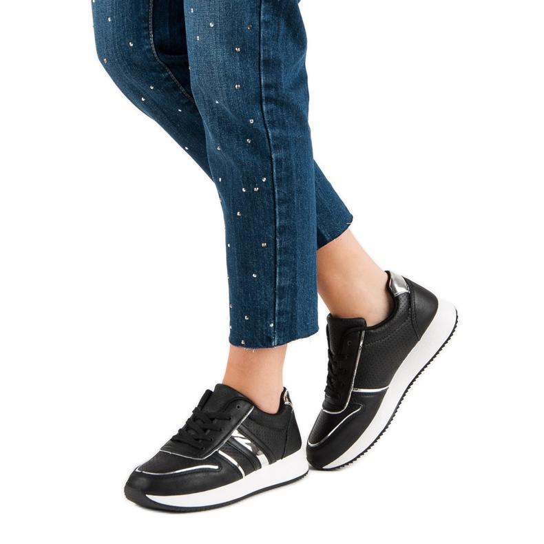 Komfortable sorte sneakers 2