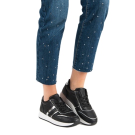 Komfortable sorte sneakers 1
