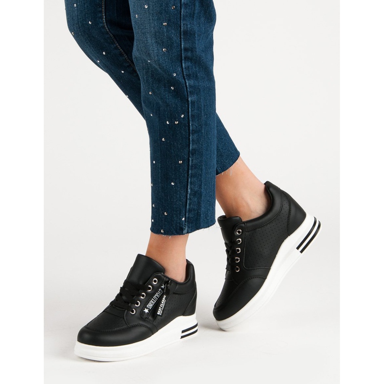 Moderigtige sorte sneakers 2