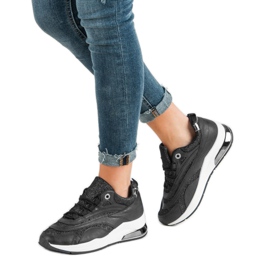 Moderigtige sorte sneakers 2
