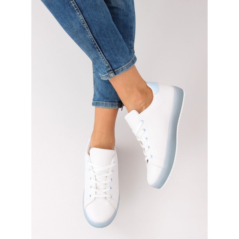 Hvide og blå sneakers til kvinder 9118 Blå 2