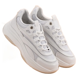Hvide sneakers 1