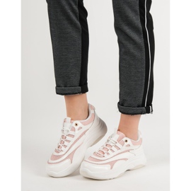 Hvide og lyserøde sneakers 1