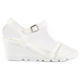 Ideal Shoes Hvide kile sandaler 1