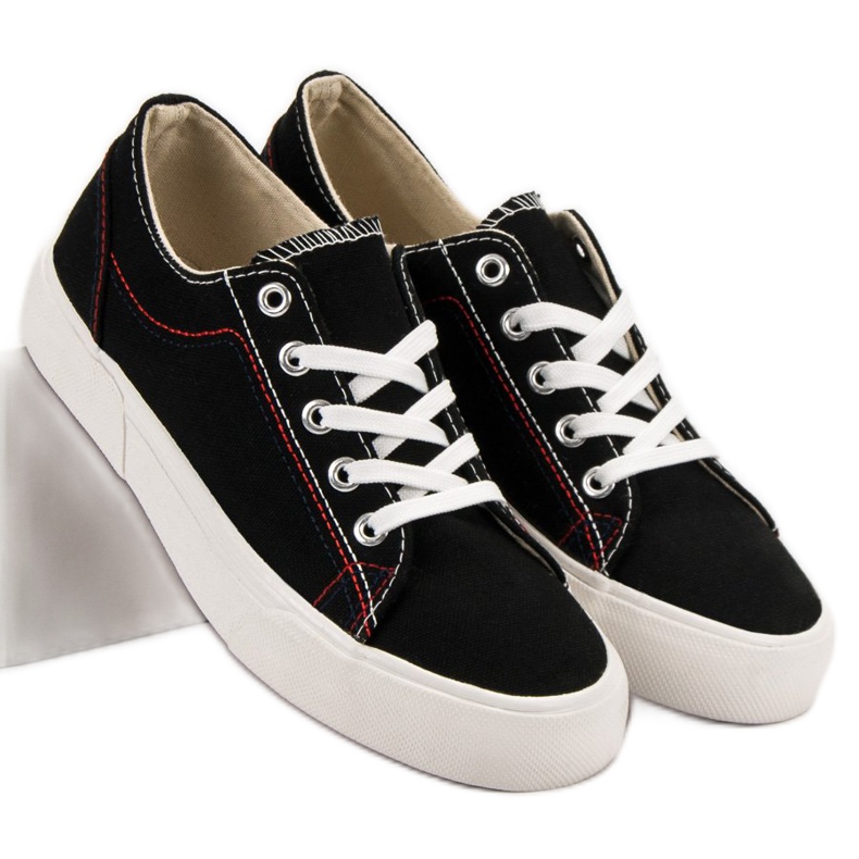 Kylie Sorte sneakers 1