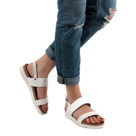 Best Shoes Hvide flade sandaler 2
