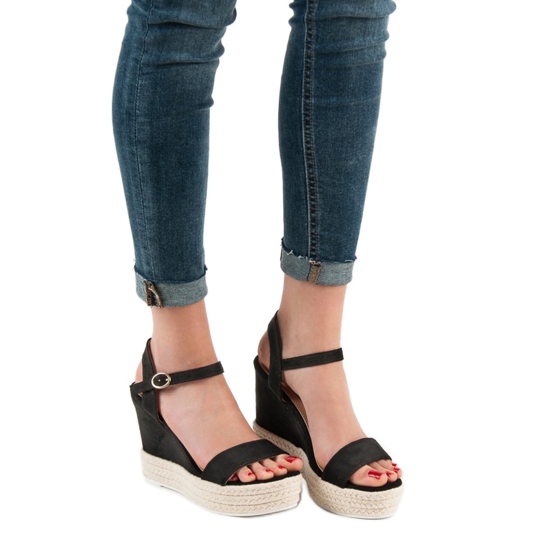 Ideal Shoes Stilfulde kile sandaler sort 2